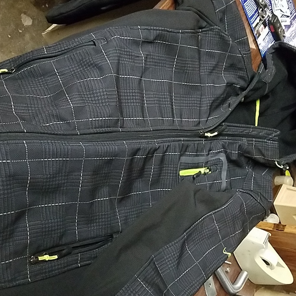 Vertical 9 coat